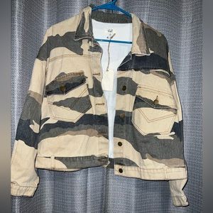 Easel camouflage jacket
